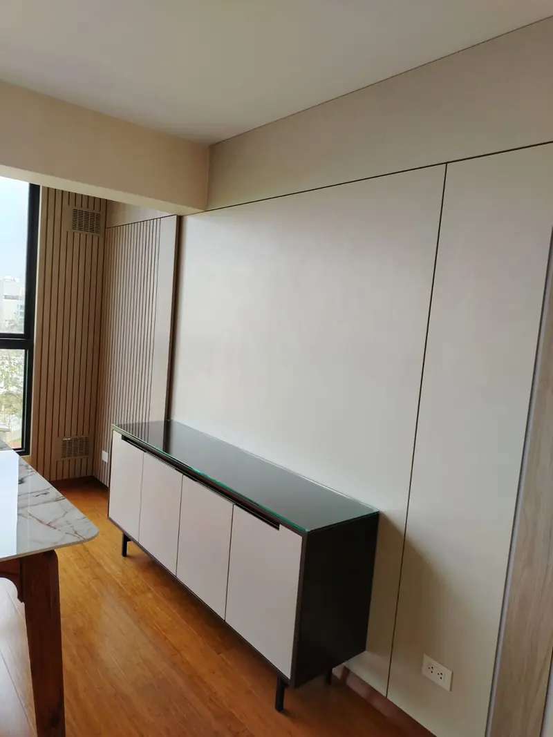 Mueble de TV a medida con acabado en dos tonos